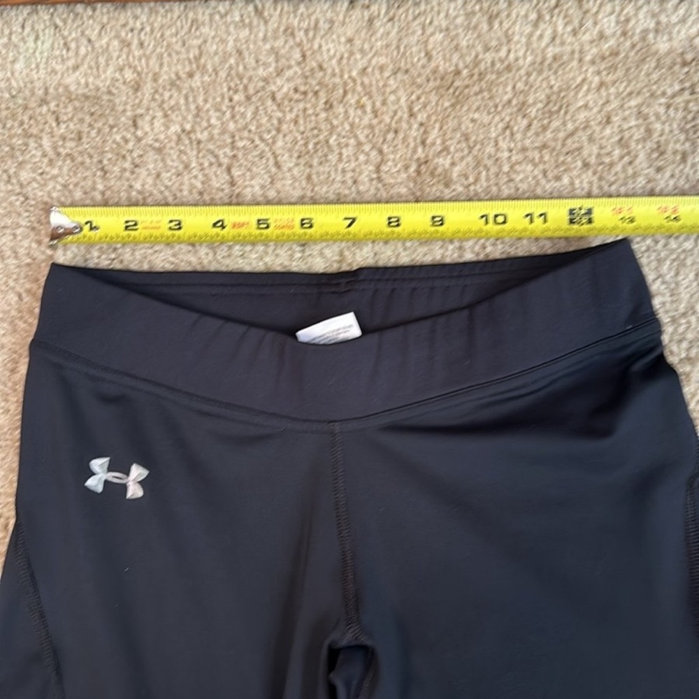 Under Armour black fitted cold gear leggings SMALL